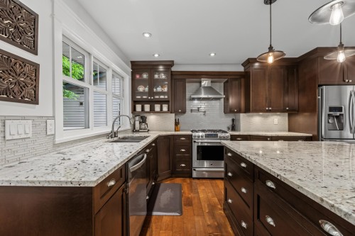 7785 143 Street, Surrey, BC - Indoor Photo Showing Kitchen With Stainless Steel Kitchen With Upgraded Kitchen