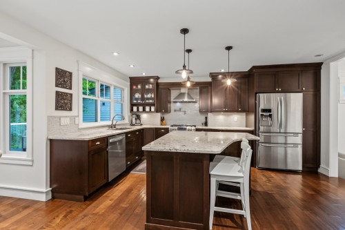 7785 143 Street, Surrey, BC - Indoor Photo Showing Kitchen With Stainless Steel Kitchen With Upgraded Kitchen