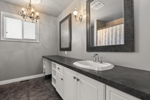 33580 5Th Avenue, Mission, BC - Indoor Photo Showing Bathroom