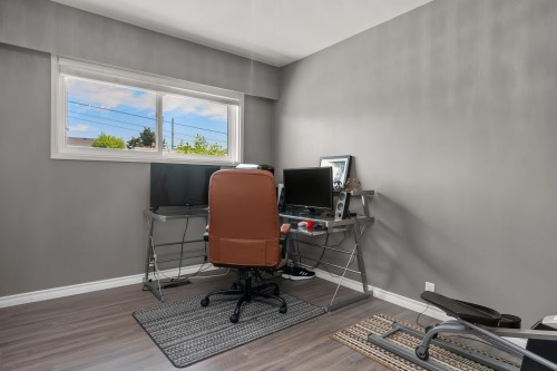 33580 5Th Avenue, Mission, BC - Indoor Photo Showing Office