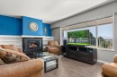 33580 5Th Avenue, Mission, BC  - Indoor Photo Showing Living Room With Fireplace 