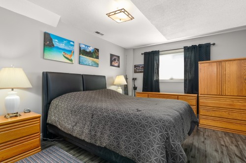 33580 5Th Avenue, Mission, BC - Indoor Photo Showing Bedroom