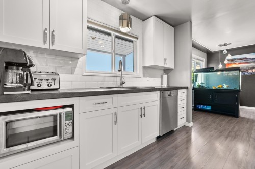 33580 5Th Avenue, Mission, BC - Indoor Photo Showing Kitchen With Upgraded Kitchen