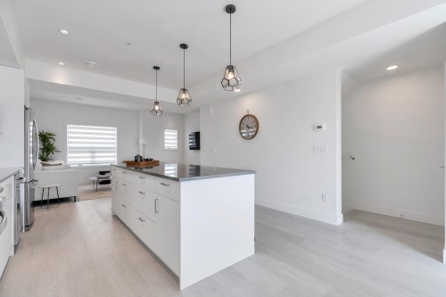 77-7381 Preston Boulevard, Mission, BC - Indoor Photo Showing Kitchen With Upgraded Kitchen