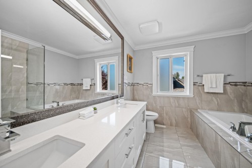 27247 33B Avenue, Langley, BC - Indoor Photo Showing Bathroom