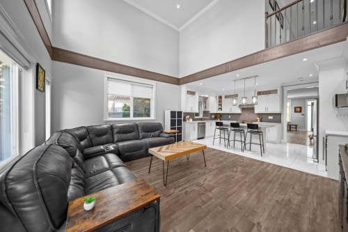 27247 33B Avenue, Langley, BC - Indoor Photo Showing Living Room