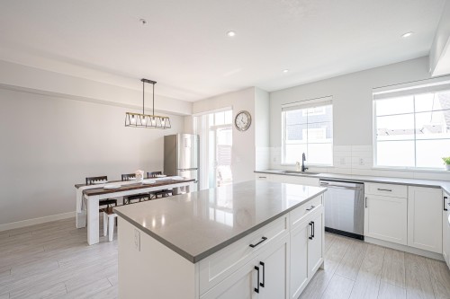 68-20180 84 Avenue, Langley, BC - Indoor Photo Showing Kitchen