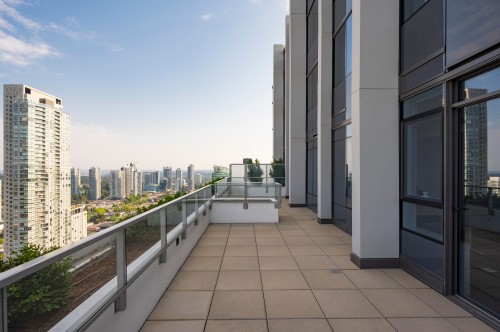 3801-10448 University Drive, Surrey, BC - Outdoor With Exterior