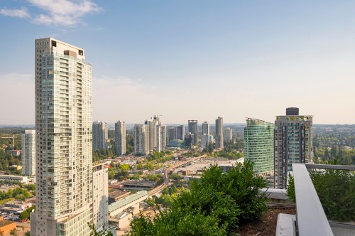 3801-10448 University Drive, Surrey, BC - Outdoor With Facade
