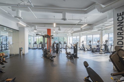 3801-10448 University Drive, Surrey, BC - Indoor Photo Showing Gym Room