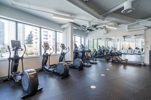 3801-10448 University Drive, Surrey, BC - Indoor Photo Showing Gym Room