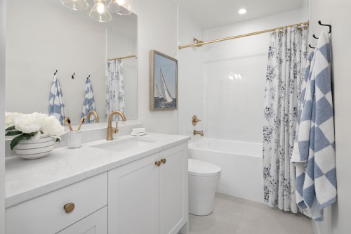 17-6917 204 Street, Langley, BC - Indoor Photo Showing Bathroom