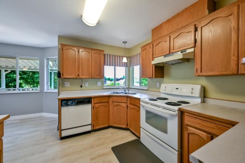 20919 93Rd Avenue, Langley, BC - Indoor Photo Showing Kitchen With Double Sink