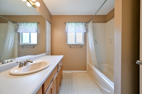 20919 93Rd Avenue, Langley, BC - Indoor Photo Showing Bathroom