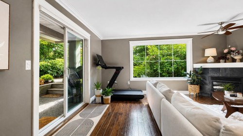 109-33599 2 Avenue, Mission, BC - Indoor With Fireplace