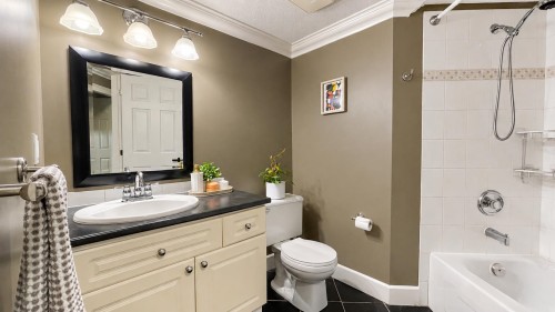 109-33599 2 Avenue, Mission, BC - Indoor Photo Showing Bathroom
