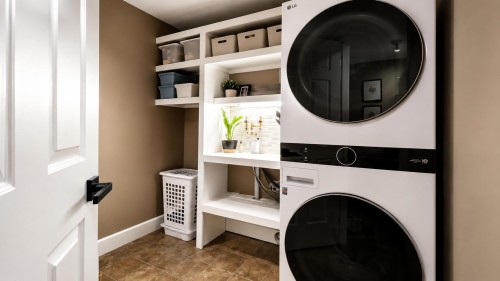 109-33599 2 Avenue, Mission, BC - Indoor Photo Showing Laundry Room