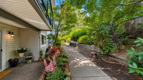 109-33599 2 Avenue, Mission, BC - Outdoor