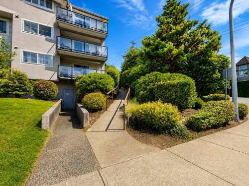 109-33599 2 Avenue, Mission, BC - Outdoor