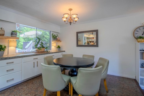 11307 83 Avenue, Delta, BC - Indoor Photo Showing Dining Room