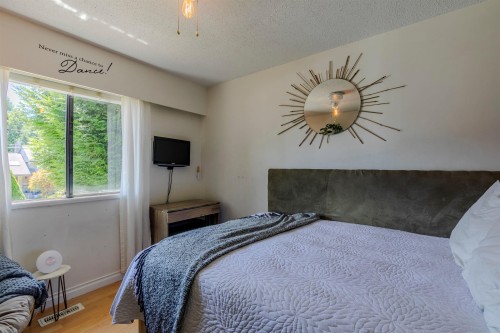 11307 83 Avenue, Delta, BC - Indoor Photo Showing Bedroom