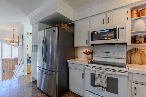 11307 83 Avenue, Delta, BC - Indoor Photo Showing Kitchen