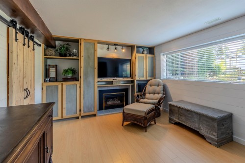 11307 83 Avenue, Delta, BC - Indoor With Fireplace