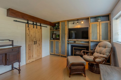 11307 83 Avenue, Delta, BC - Indoor With Fireplace