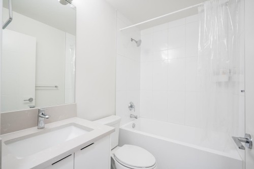 23-11556 72A Avenue, Delta, BC - Indoor Photo Showing Bathroom