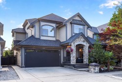 7073 194b Street Surrey, BC V4N 5Z3