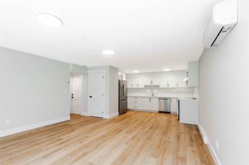 8336 Miller Crescent, Mission, BC - Indoor Photo Showing Kitchen
