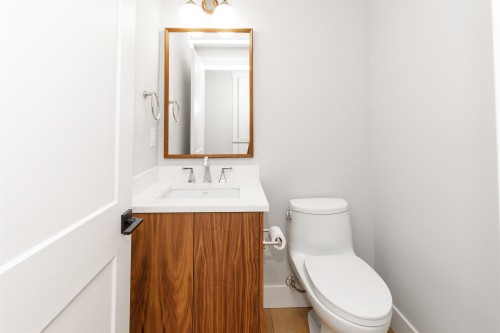 8336 Miller Crescent, Mission, BC - Indoor Photo Showing Bathroom