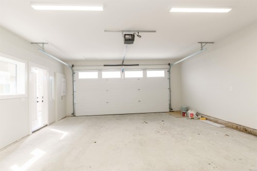 8336 Miller Crescent, Mission, BC - Indoor Photo Showing Garage