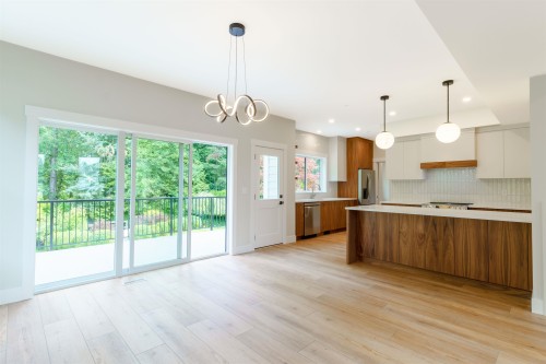 8336 Miller Crescent, Mission, BC - Indoor Photo Showing Kitchen