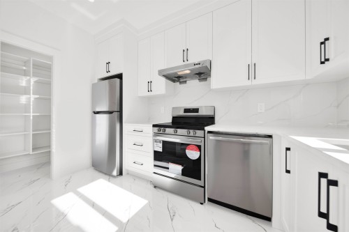 20884 48 Avenue, Langley, BC - Indoor Photo Showing Kitchen