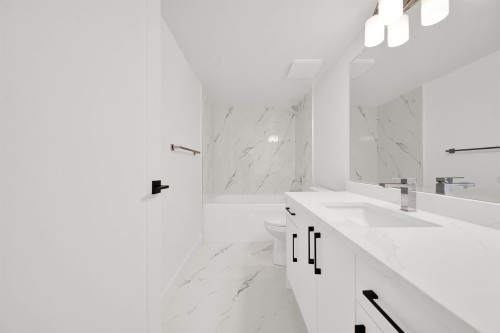 20884 48 Avenue, Langley, BC - Indoor Photo Showing Bathroom
