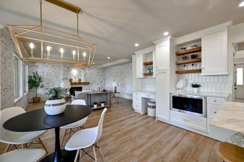 9709 Crown Crescent, Surrey, BC - Indoor Photo Showing Dining Room