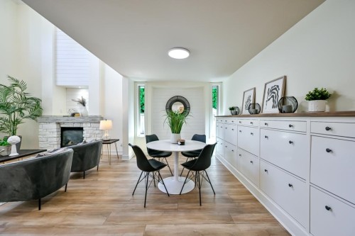 9709 Crown Crescent, Surrey, BC - Indoor Photo Showing Dining Room