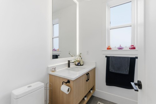 23741 Old Yale Road, Langley, BC - Indoor Photo Showing Bathroom