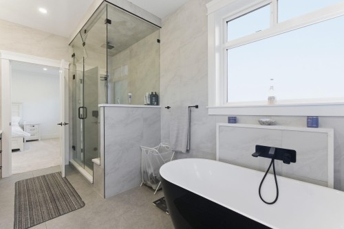 23741 Old Yale Road, Langley, BC - Indoor Photo Showing Bathroom