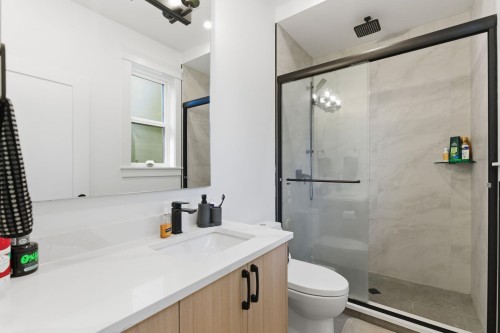 23741 Old Yale Road, Langley, BC - Indoor Photo Showing Bathroom