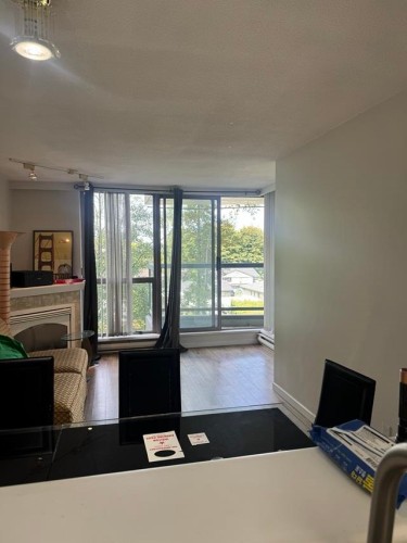 404-10899 University Drive, Surrey, BC - Indoor With Fireplace