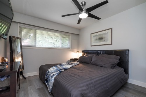 15669 20 Avenue, Surrey, BC - Indoor Photo Showing Bedroom