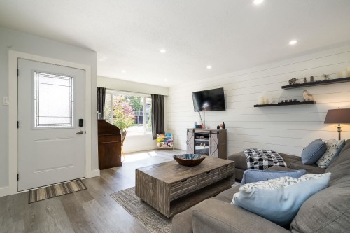 15669 20 Avenue, Surrey, BC - Indoor Photo Showing Other Room
