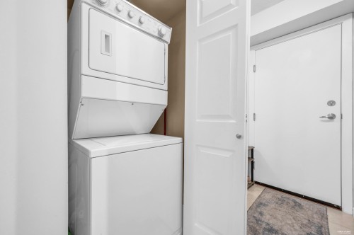 112-14877 100 Avenue, Surrey, BC - Indoor Photo Showing Laundry Room