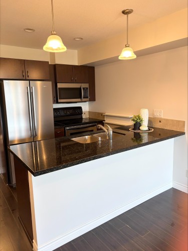 19774 56 Avenue, Langley, BC - Indoor Photo Showing Kitchen