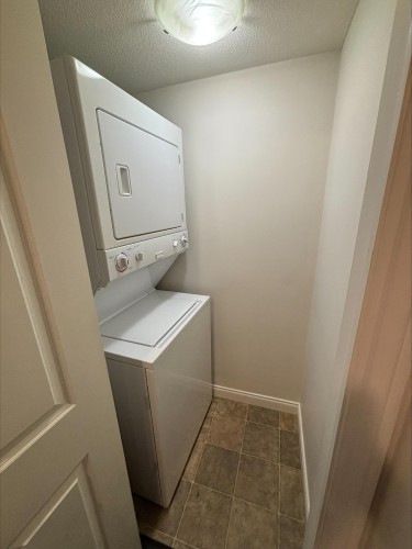 19774 56 Avenue, Langley, BC - Indoor Photo Showing Laundry Room
