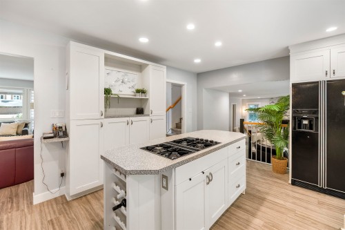 20179 37 Avenue, Langley, BC - Indoor Photo Showing Kitchen