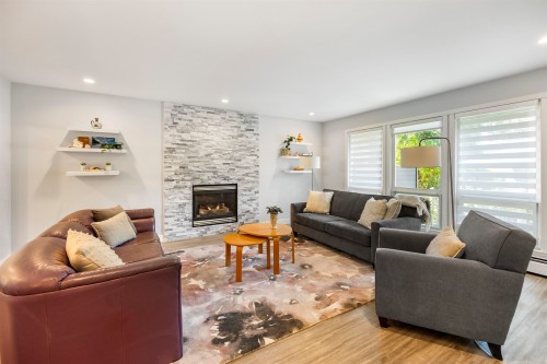 20179 37 Avenue, Langley, BC - Indoor Photo Showing Living Room With Fireplace