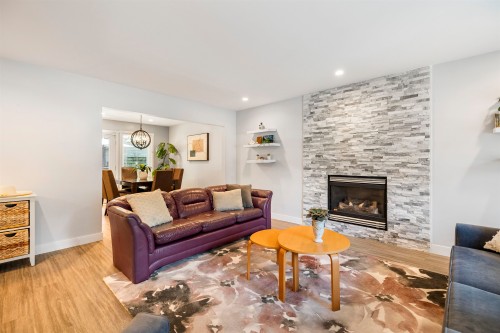 20179 37 Avenue, Langley, BC - Indoor Photo Showing Living Room With Fireplace